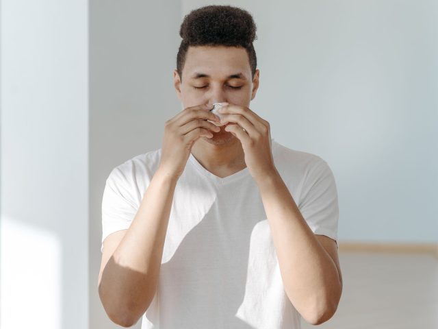 Dès l’hiver, protégez-vous des allergies avec ces gestes simples